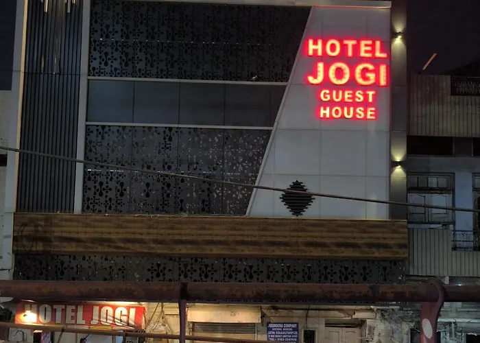 Hotel Jogi Guest House #####Family Hotel #Rooms Ac And Non Ac #Hot Water #Wifi #Power Backup #Lift #24 Hour Check-In-Out Time #900Meter From Golden Temple #500Meter From Railway Station Junction & Bus Stand #30Km From Wagha Border Attari