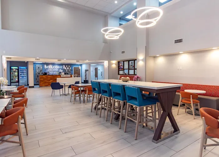 Hampton Inn & Suites Denton