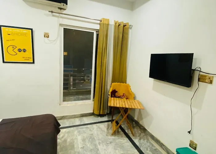 Dastak Hotel