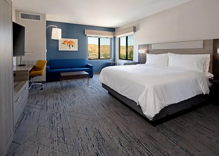 Holiday Inn Express & Suites - Valencia - Santa Clarita By Ihg