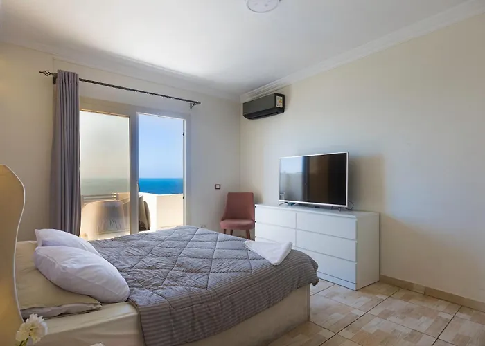 Hyat Suites & Rooms