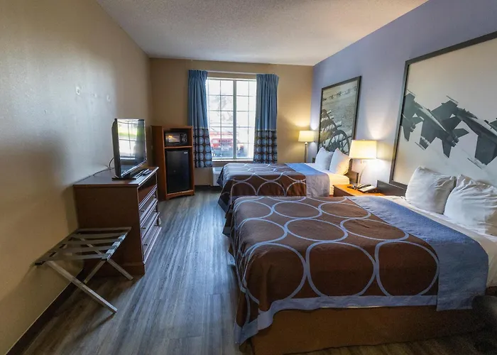 Super 8 By Wyndham Smithfield-Selma