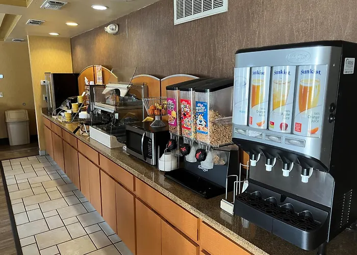 Days Inn By Wyndham Tulsa Central