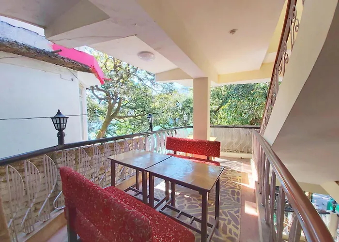 Goroomgo Gp Lake View Mall Road Nainital - Prime Location & Luxury Room - Excellent Customer Service Awarded