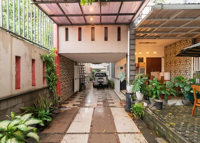 Safaraz Garden Near Galaxy Bekasi Mitra Reddoorz