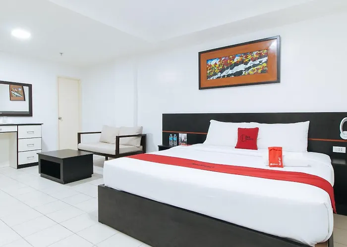 Reddoorz Plus At Evangelista Street Makati