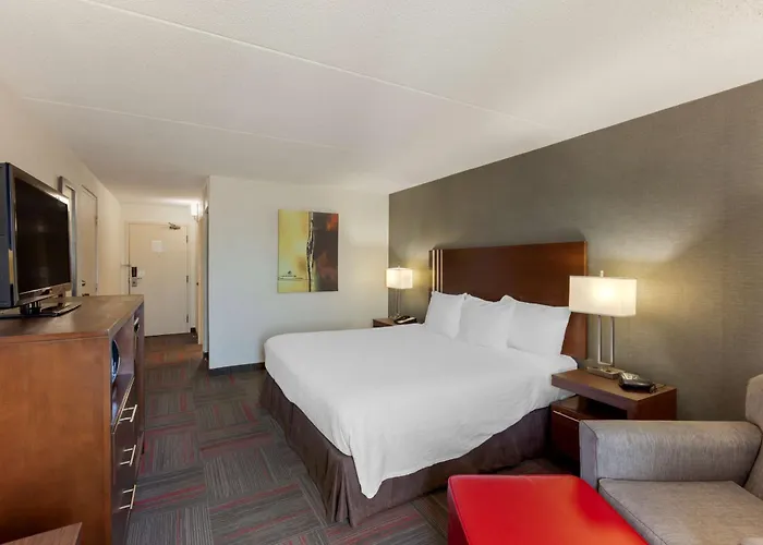 Best Western Plus Toronto Airport Hotel