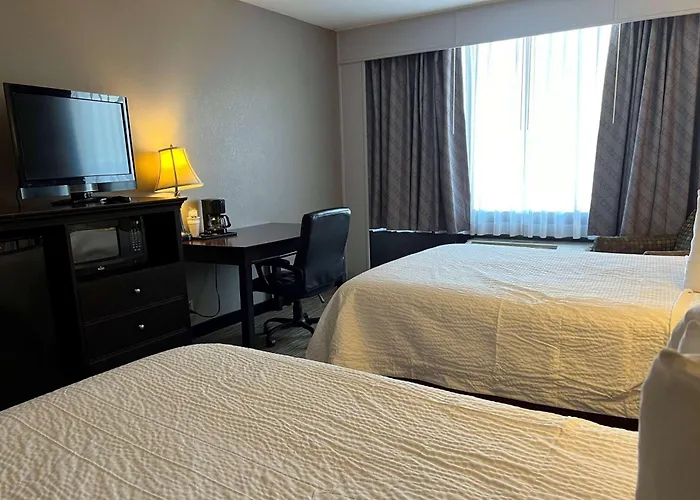 Days Inn By Wyndham Pittsburg Ks