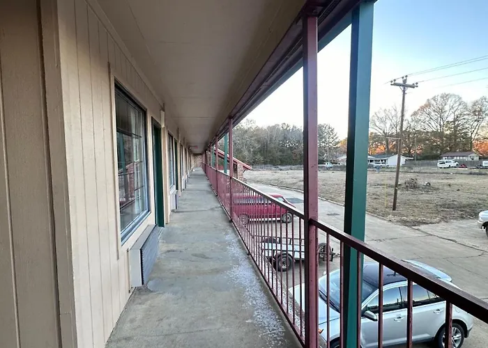 Country Inn & Suite