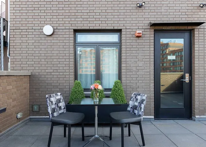The Melrose Hotel