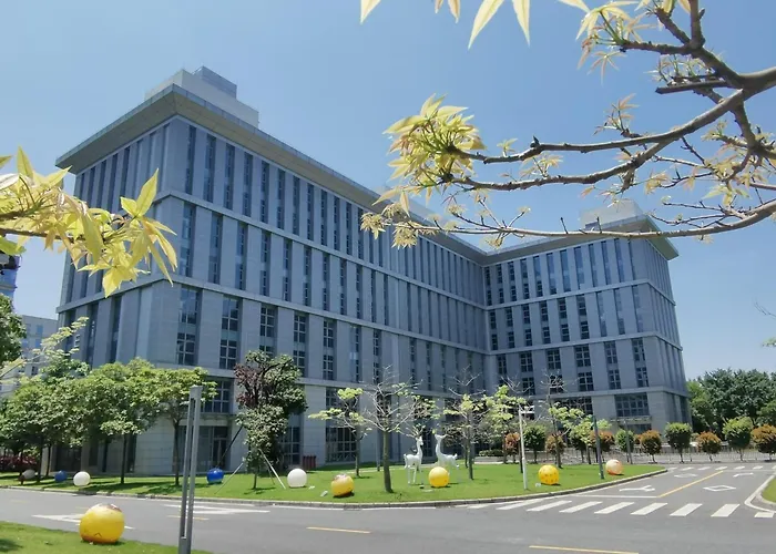 Guangzhou Baiyun Airport Yunzhi 云智 Hotel Near Terminal Two-Free Shuttle Bus To Guangzhou Baiyun International Airport & Free Delivery Service To Canton Fair Comlex During Canton Fair Period