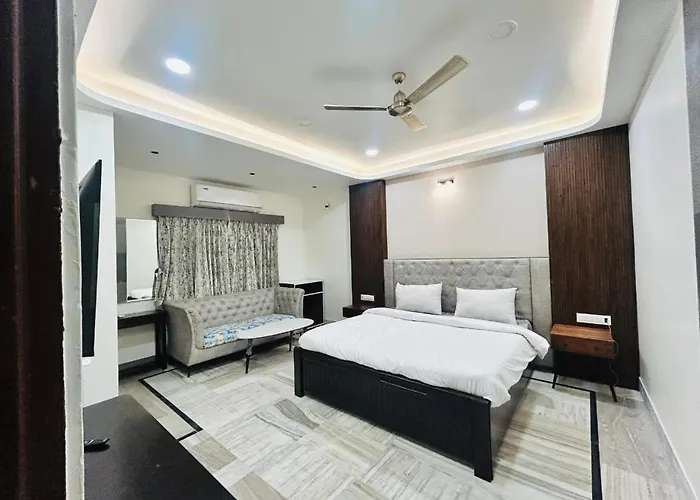 Holiday Out Hotel