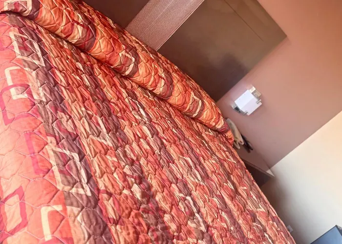 Payless Inn