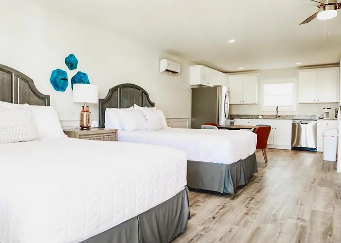 102 Queen Ada Suite, 1St Floor Low Tide