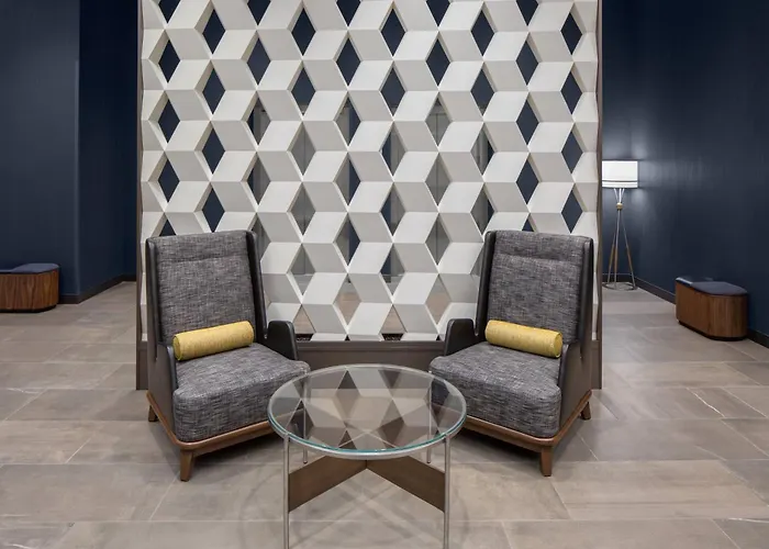 Courtyard By Marriott Lansing Downtown