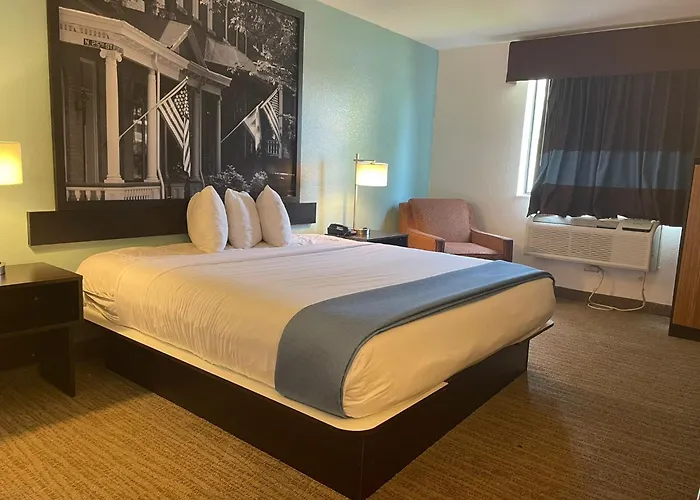 Super 8 By Wyndham Lynchburg Va