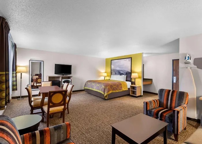 Super 8 By Wyndham Oelwein