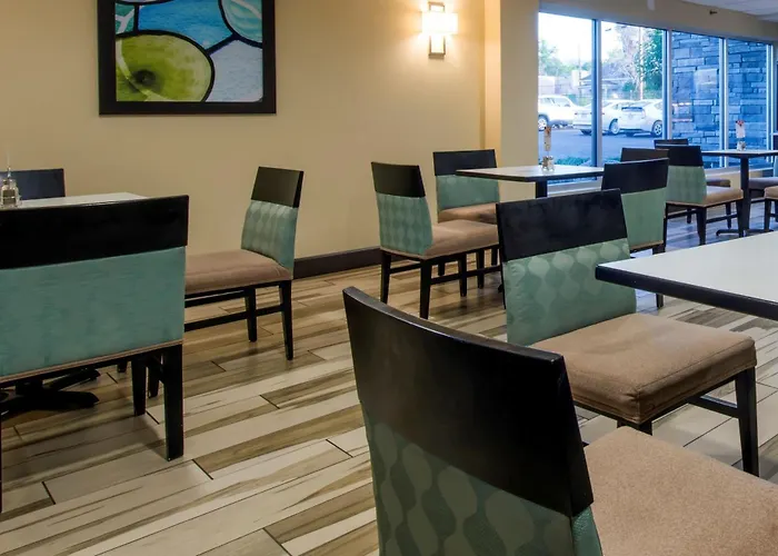 Holiday Inn Express & Suites Colorado Springs Central By Ihg