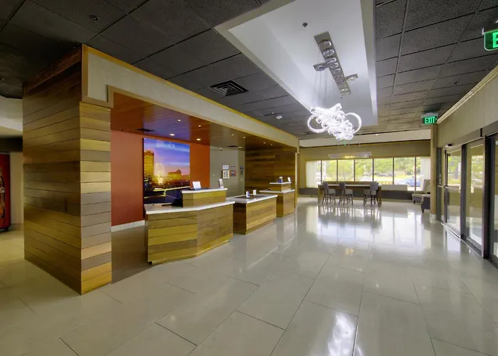 Holiday Inn Brookfield - Milwaukee By Ihg
