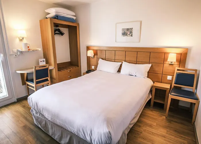 Hotel Strasbourg Montagne Verte & Restaurant - Free Parking