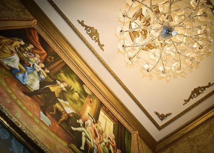 Chateau Connellsville Art Deco Suite