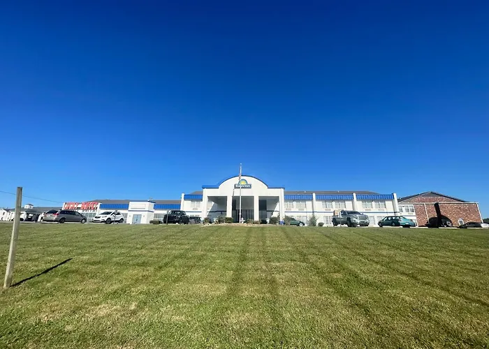 Days Inn By Wyndham Madisonville