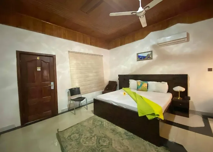 Lavimac Royal Hotel