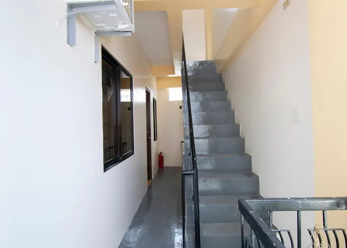 Oyo 431 Apollo 11 Apartelle