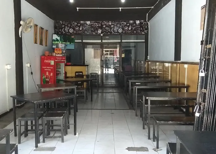 Hotel O Homestay 47 Latanete Near Living Plaza