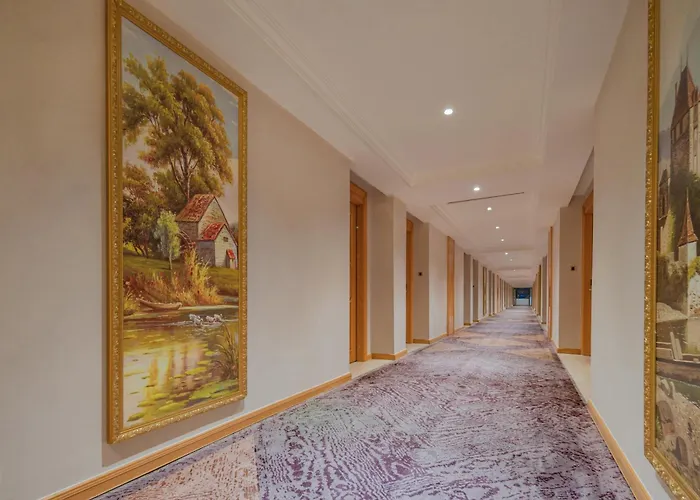 Vienna Hotel Shenzhen Fuyong Subway Station