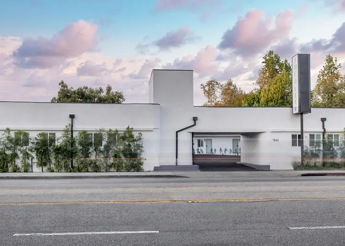 The Leef Hotel