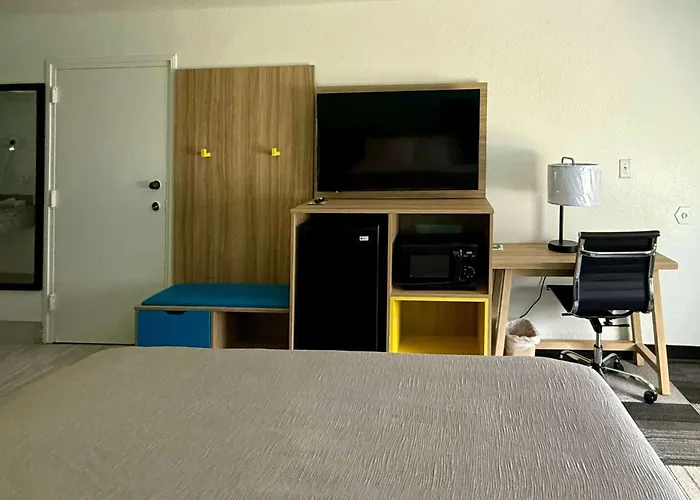 Days Inn By Wyndham Eglin Afb
