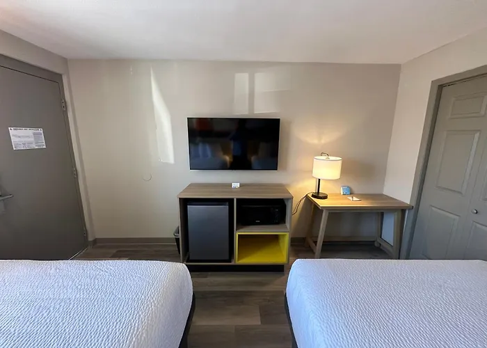 Days Inn By Wyndham Farmington Nm