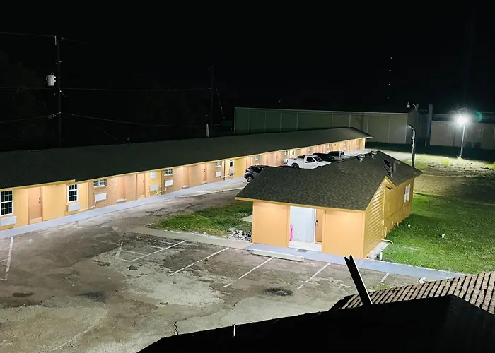 El Campo Cheap Hotels