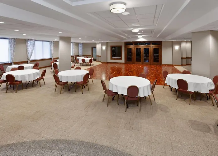 Ramada By Wyndham Milwaukee