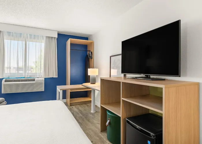 Spark By Hilton Eden Prairie
