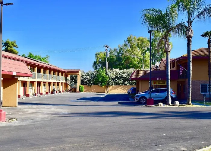 Super 8 By Wyndham Visalia