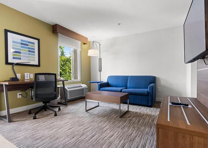 Holiday Inn Express And Suites Surrey By Ihg