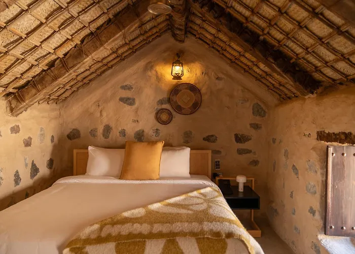 Hatta Village Lodges - Ophiolite
