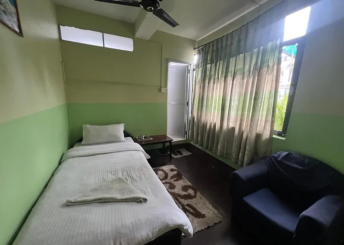 Metro Eco Hotel