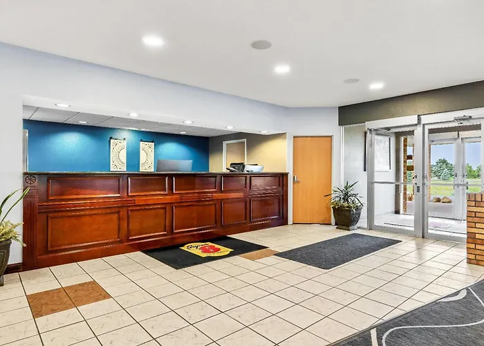 Super 8 By Wyndham Osseo Wi