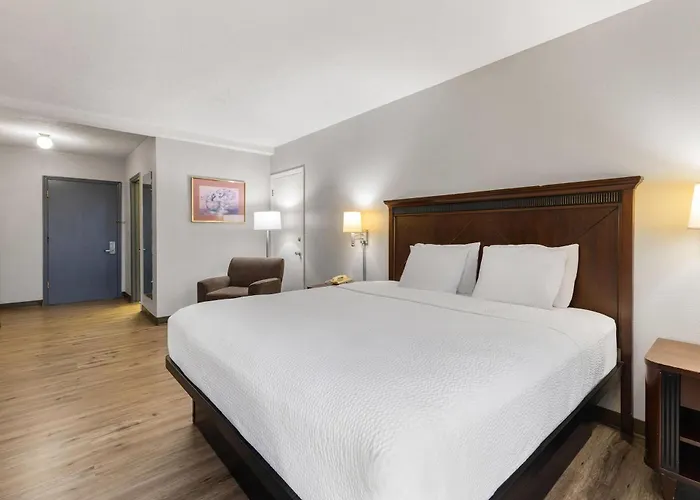 Days Inn By Wyndham Madisonville