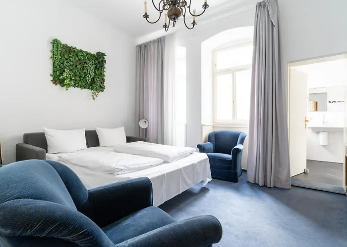 Hotel Zum Ritter St Georg - Oldest Residential Building In Heidelberg Since 1592