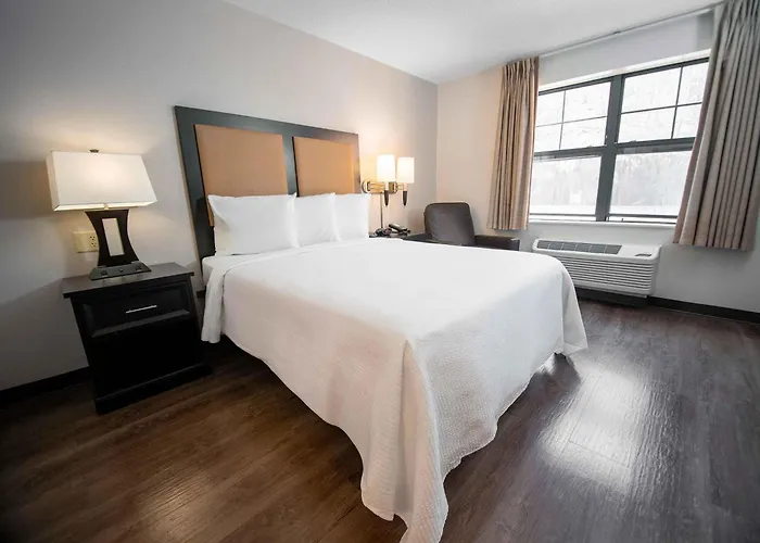 Extended Stay America Suites - Santa Barbara - Calle Real