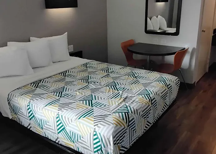 Hotel B5 -Watsonville