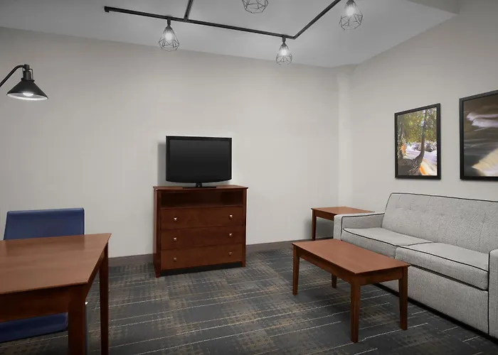The Suites Hotel At Waterfront Plaza