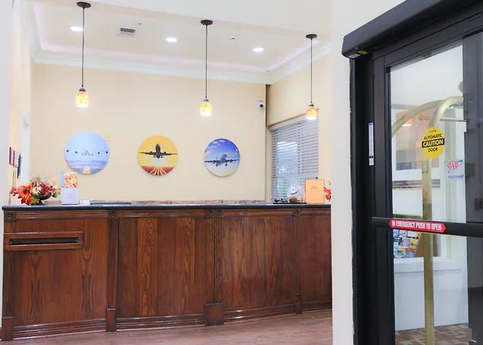 Best Western Plus Hobby Airport Inn & Suites