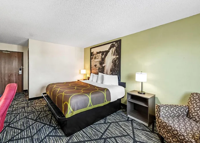 Super 8 By Wyndham Independence Kansas City