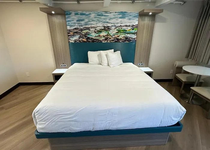Costa Mesa Inn - Newport Beach Area