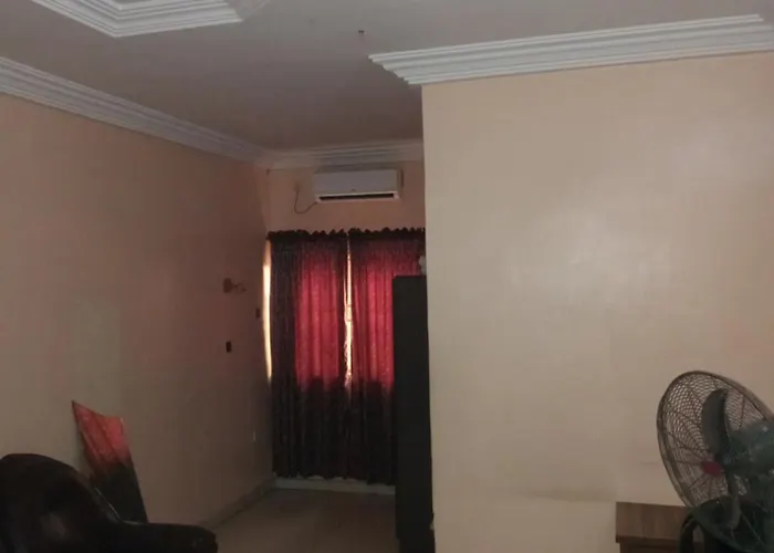 African Princess Hotel, New Haven